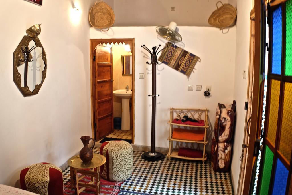 Riad Mikou Fès Rom bilde