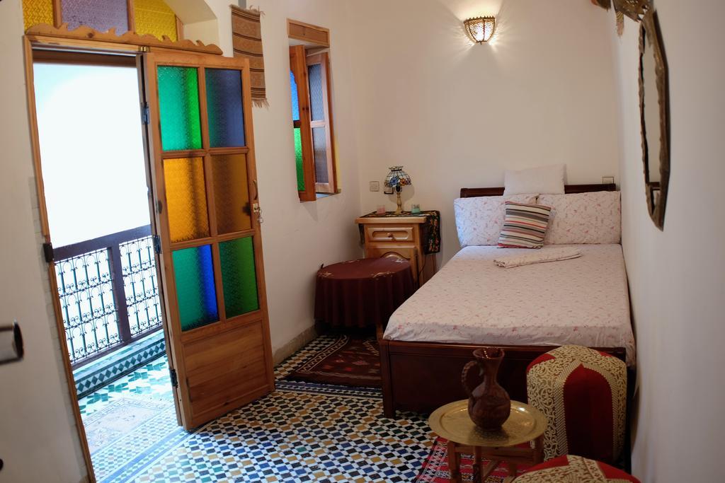 Riad Mikou Fès Rom bilde