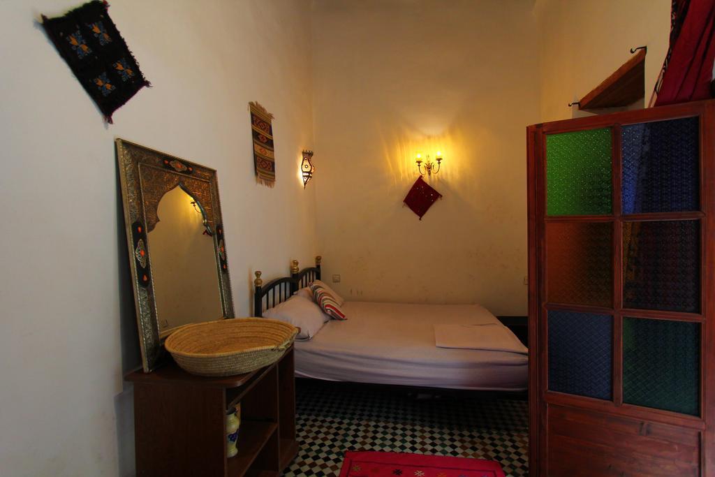 Riad Mikou Fès Rom bilde