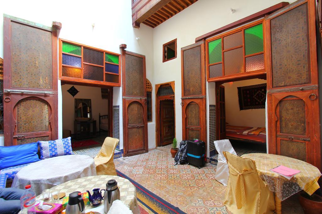 Riad Mikou Fès Rom bilde