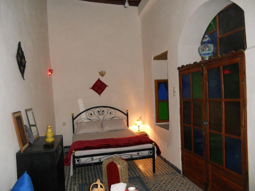 Riad Mikou Fès Rom bilde